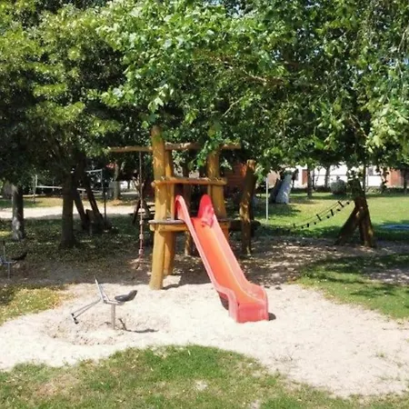 Hiddensee Mecklenburg Pool Alte Schule Barlin * Dargun